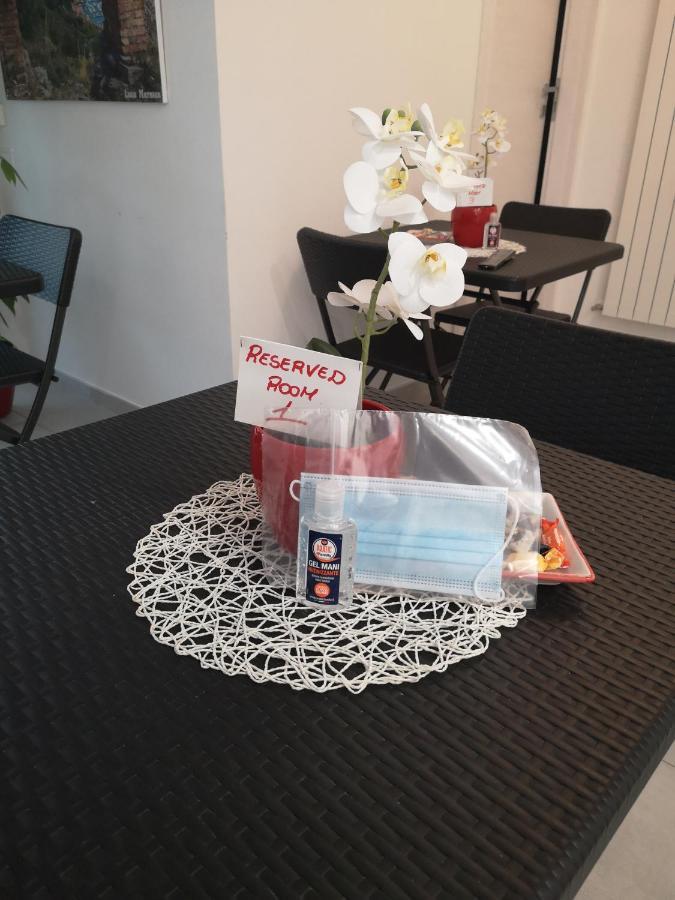B&B Orchidea Salerno Bagian luar foto